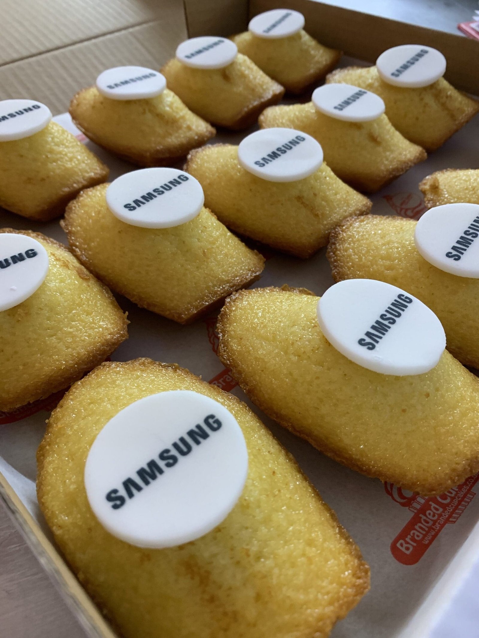 Sally'S Madeleines: Bakery Style At Home - 3659t1v